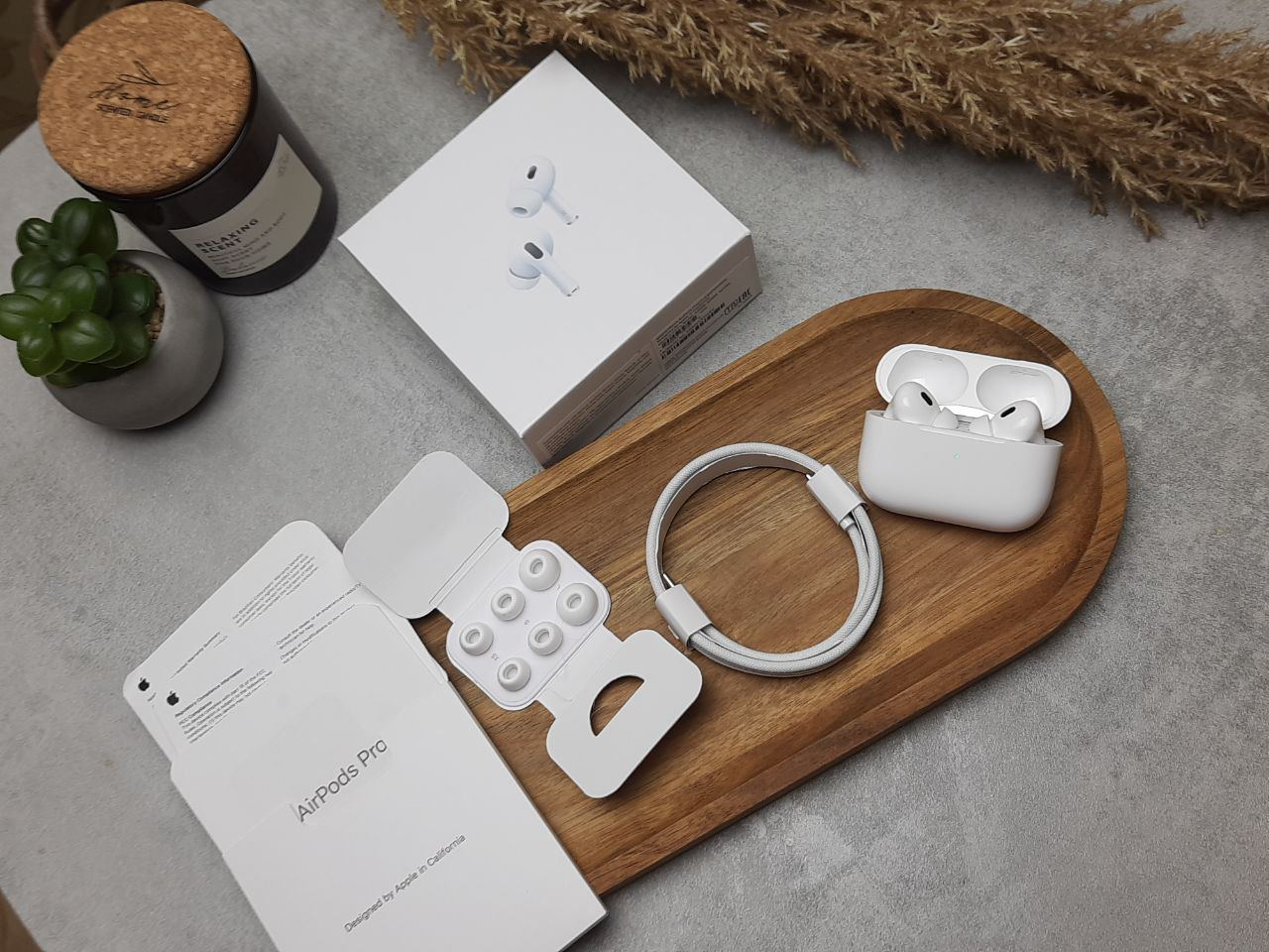 Які AirPods подарувати на Новий рік 2026