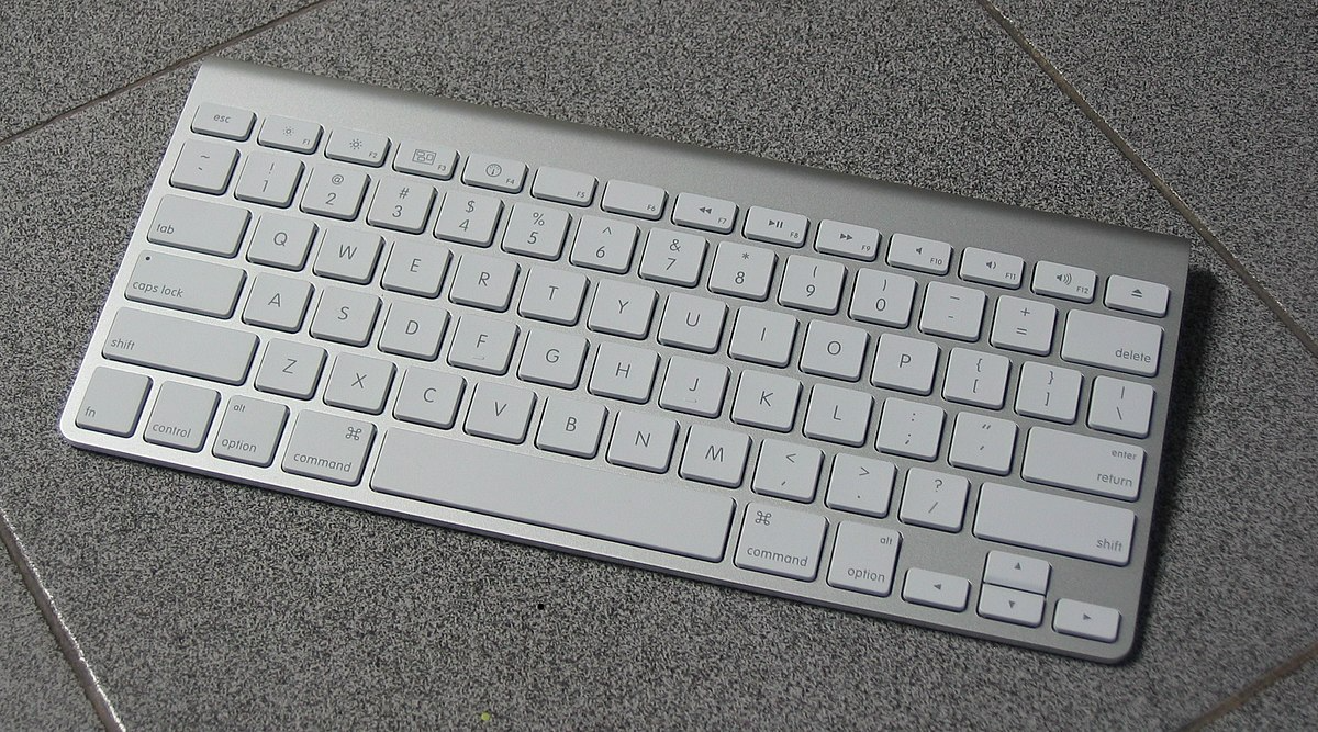 Яку клавіатуру Apple купити у 2025 році 