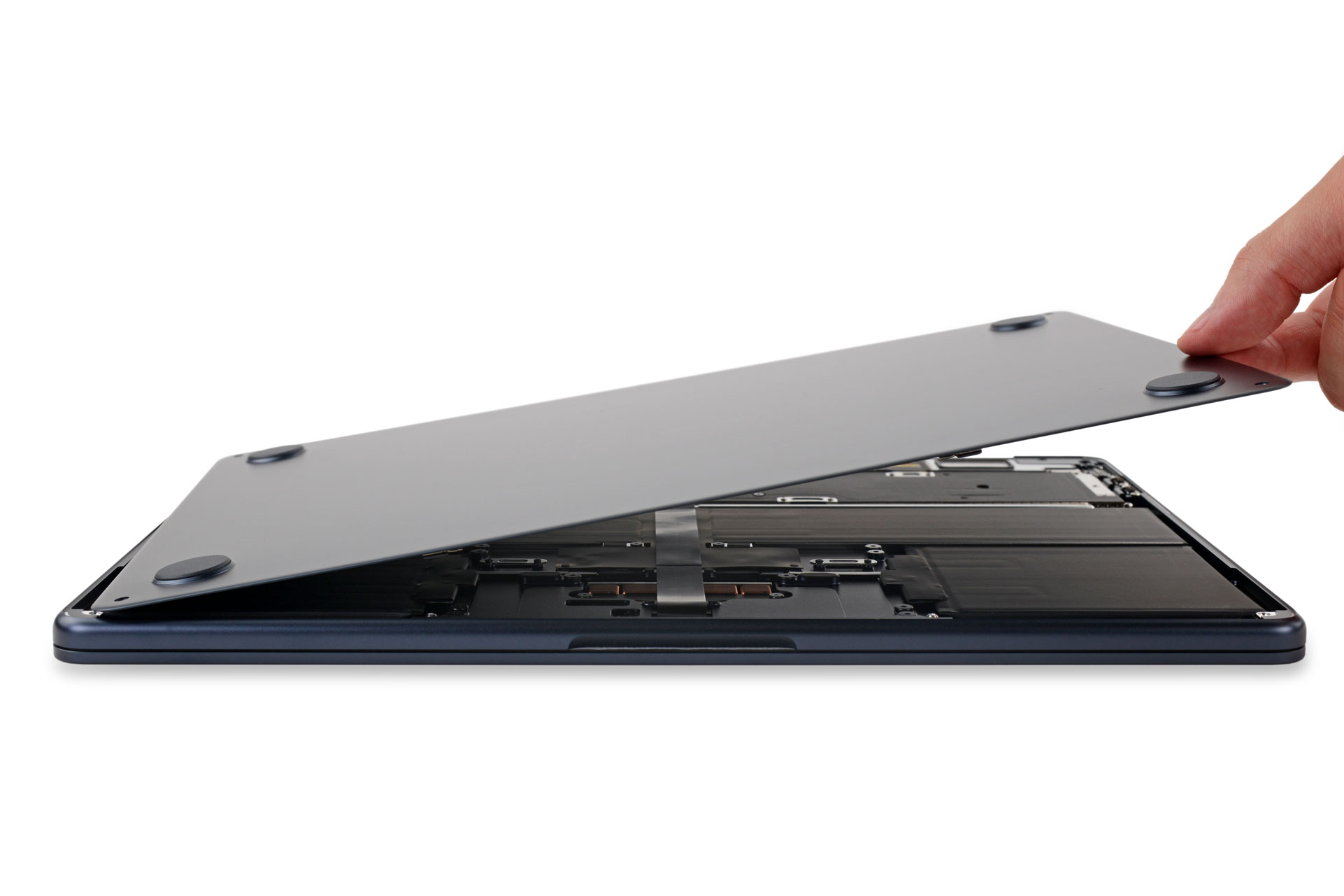 Оригінальні нижні кришки для MacBook: як вибрати, де купити та чому важливо встановлювати лише оригінальні деталі