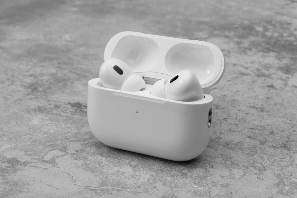 Які AirPods подарувати на Новий рік 2026: повний гід для ідеального вибору