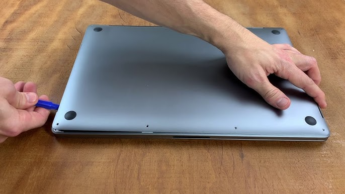 Заміна нижньої кришки MacBook — оригінальна деталь з гарантією в Україні
