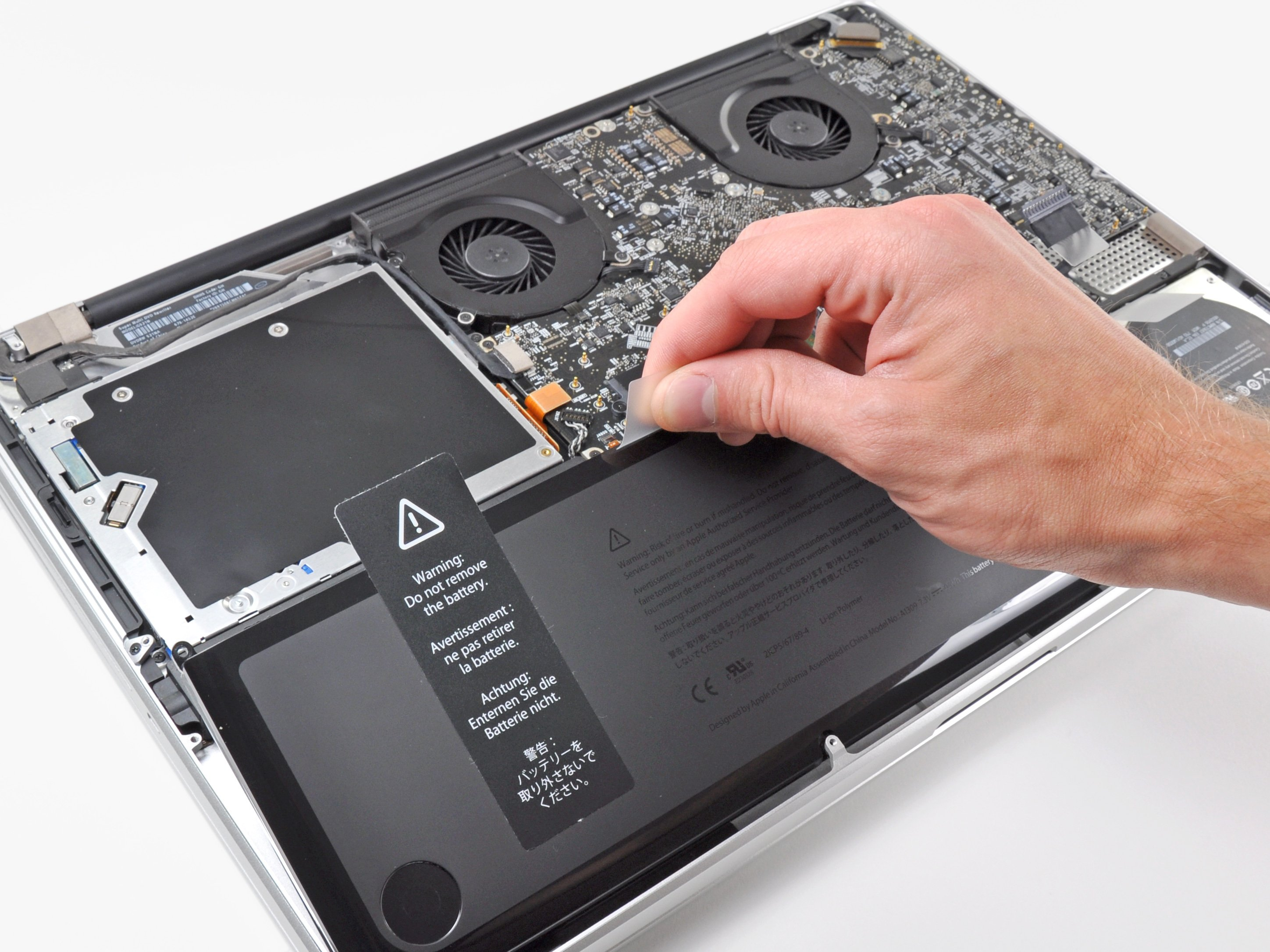 Коли потрібно міняти акумулятор MacBook: ознаки, терміни та поради щодо заміни батареї