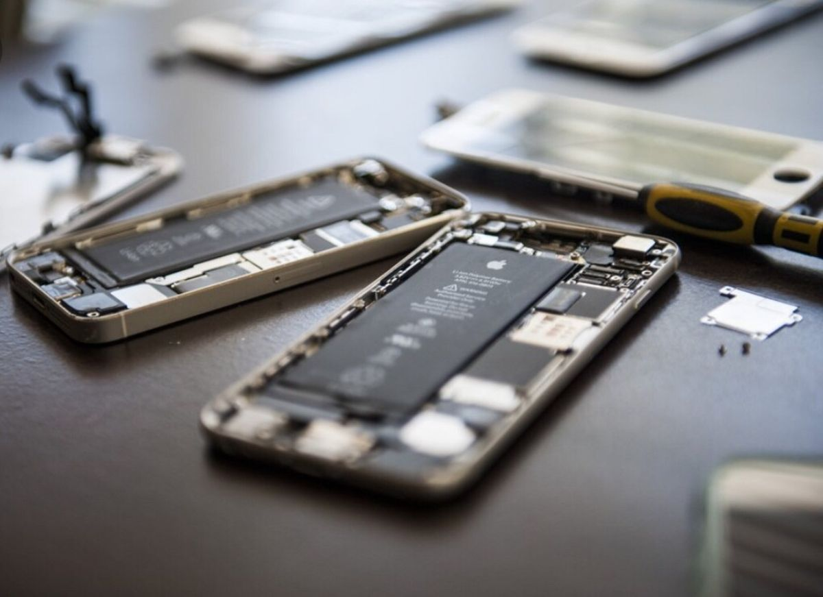 Оригінальні запчастини для iPhone купити в Україні - як вибрати якісні комплектуючі Apple