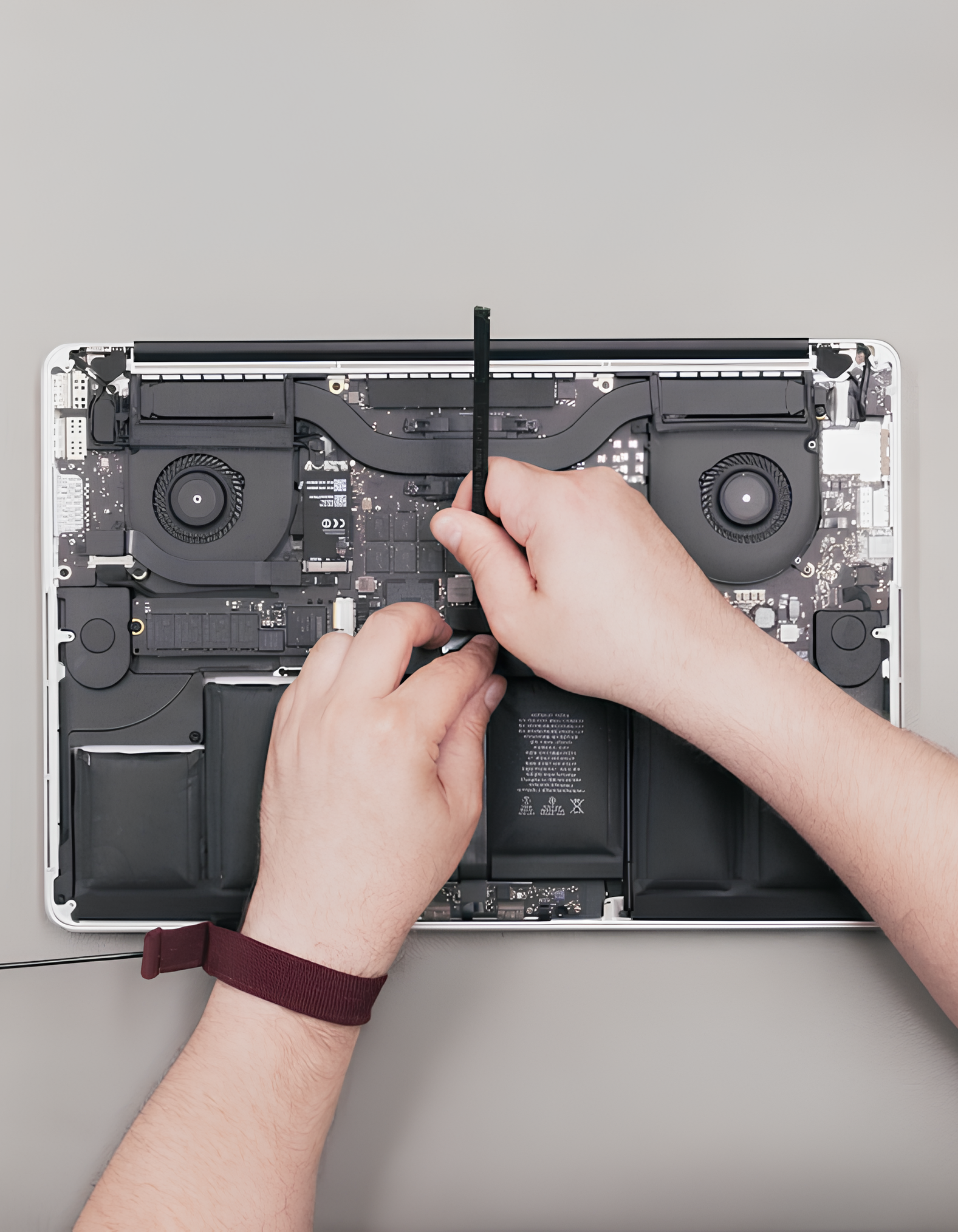 Кулери на MacBook: коли потрібна заміна і де купити оригінальні
