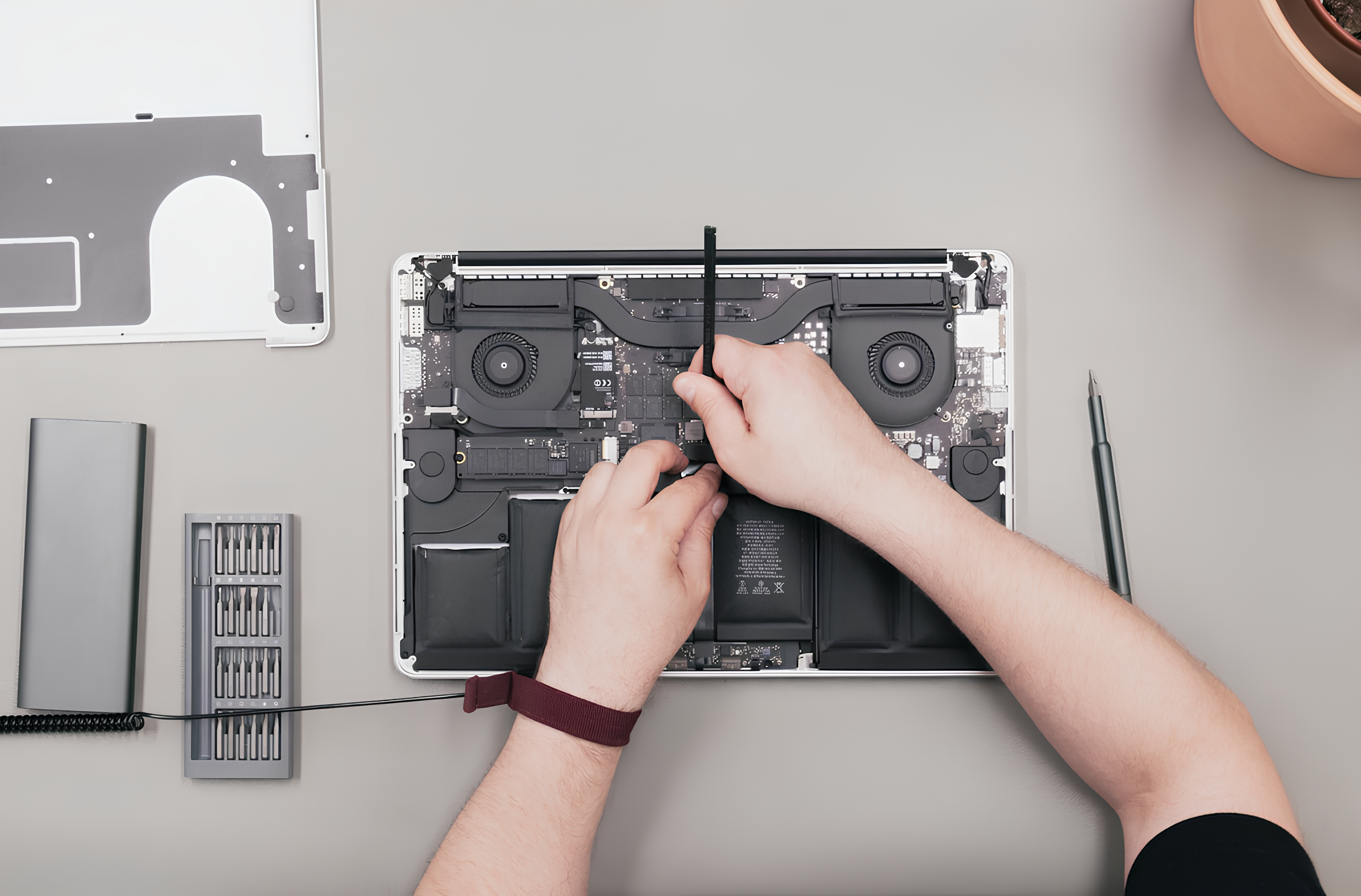 Кулери на MacBook: коли потрібна заміна і де купити оригінальні